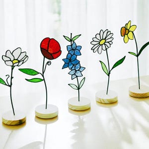 Birth Month Flower Stained Glass – Personalized Handmade Gift for Mom, Wife, Grandma or Her Birthday with Wood Stand